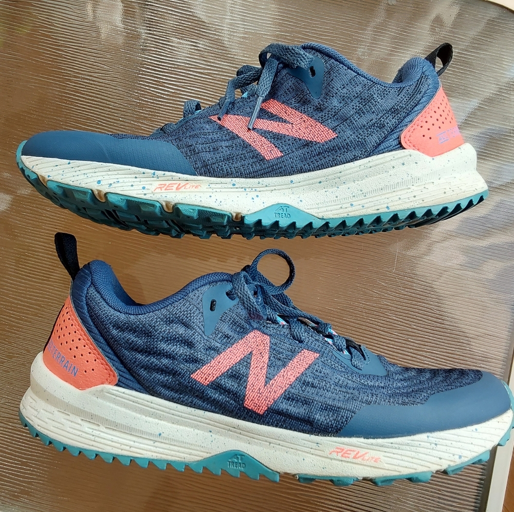NEW BALANCE WOMENS RUNNING SHOE